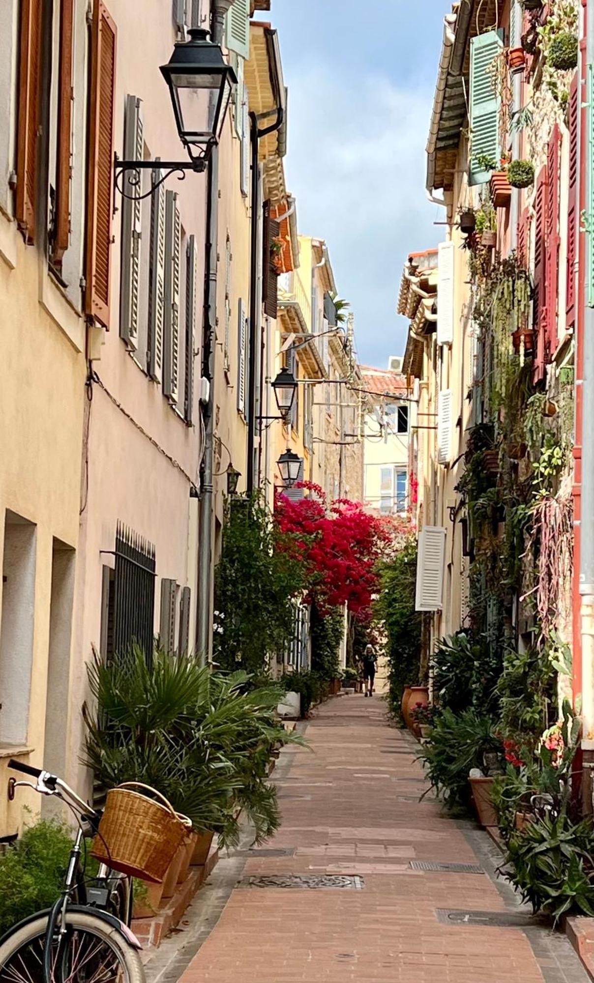 Les Petits Volets 2 Acomodação com café da manhã Antibes Exterior foto